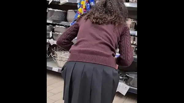 Store SPYING TEEN GIRL AT SUPERMARKET - SHORT SKIRT topklip