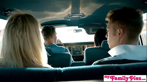 Stora Hot Blonde Chloe Couture Fucks Step Bro In Back Seat On Family Vacation toppklipp