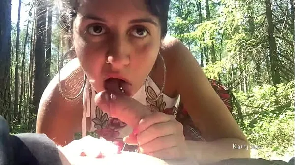 Big Young whore sucked a stranger in the woods in public top Clips