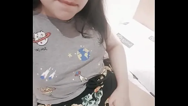 Veliki Cute petite girl records a video masturbating - Hana Lily najboljši posnetki