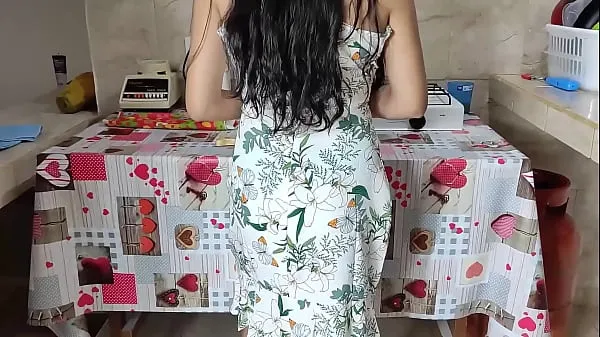 बड़े My Stepmom Housewife Cooking I Try to Fuck her with my Big Cock - The New Hot Young Wife शीर्ष क्लिप्स