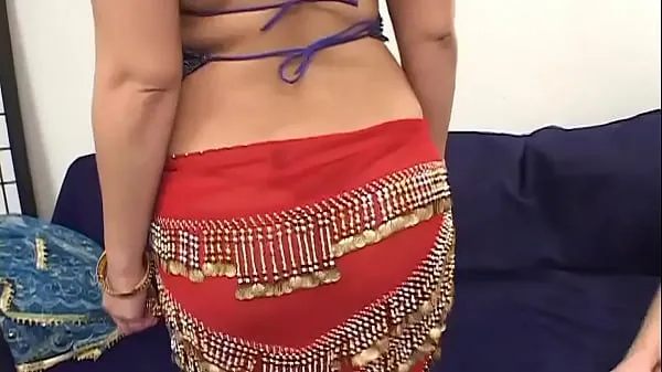 Store Chubby indian girl is doing her first porn casting and starts with a double decker topklip