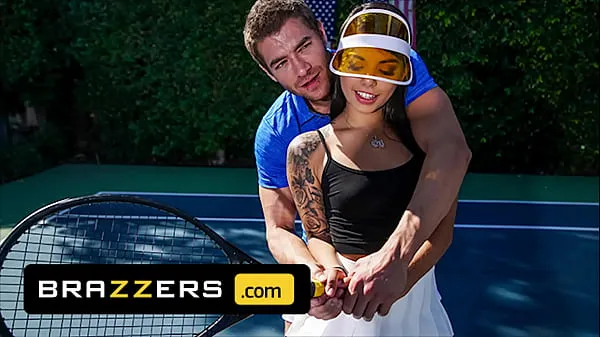 Big Xander Corvus) Massages (Gina Valentinas) Foot To Ease Her Pain They End Up Fucking - Brazzers top Clips