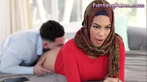 Stora Fucking Muslim Converted Stepsister With Her Hijab On - Maya Farrell, Peter Green - Family Strokes toppklipp