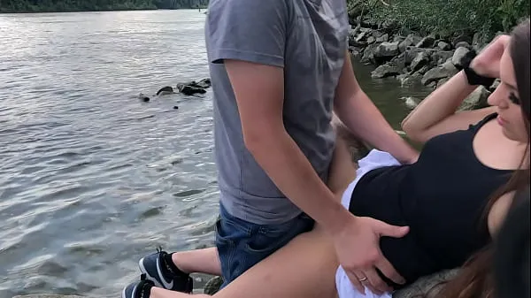Store Ultimate Outdoor Action at the Danube with Cumshot topklip