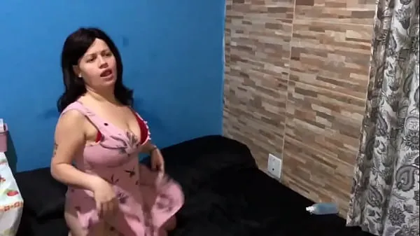 Toy actor receives a visit on Christmas day from the dwarf and she ends up giving you had and her little ass Clip hàng đầu lớn