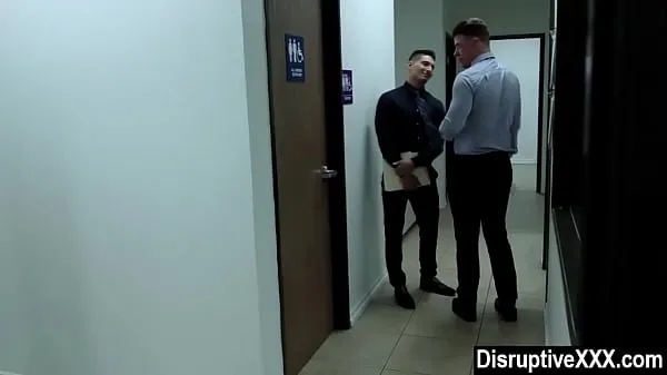 Big Office workers have gay sex in the toilet top Clips