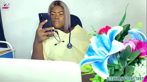 Lazy Nurse Enjoy Nigerian Big Black Dick Klip teratas Besar