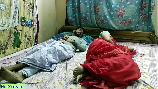 Grandes Desi casal sexo romântico na casa do sogro! com áudio hindi claro principais clipes