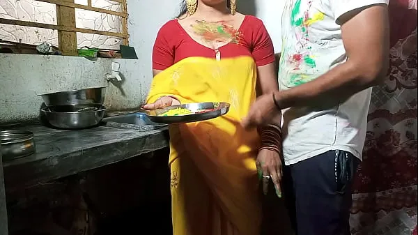 Stora XXX Bhabhi Fuck in clean Hindi voice by painting sexy bhabhi on holi toppklipp