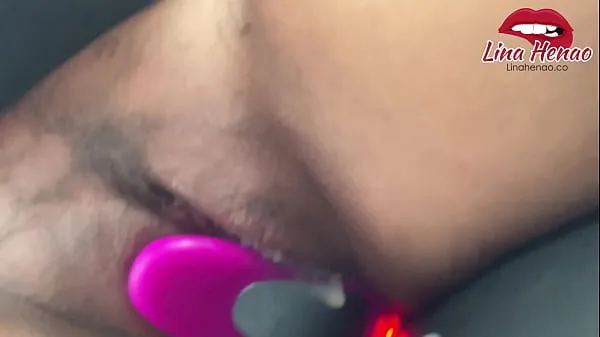 Grote Exhibitionism - I want to masturbate so I do it on my motorbike while everyone passing by sees me and I get so excited that I squirt topclips
