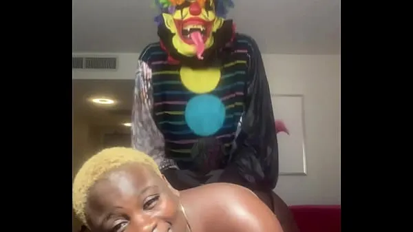 Veliki Marley DaBooty Getting her pussy Pounded By Gibby The Clown najboljši posnetki
