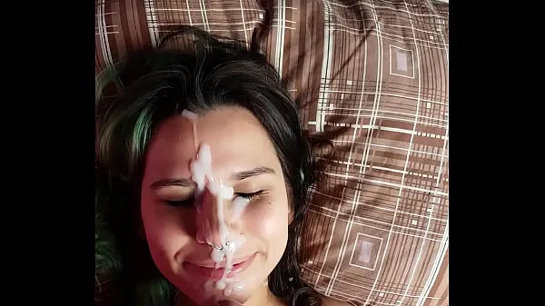 Suuret Fucked Step Sister In Mouth, Takes Cum On Face huippuleikkeet