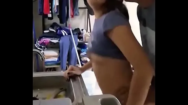 Store Cute amateur Mexican girl is fucked while doing the dishes beste klipp