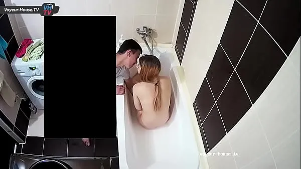 Veliki Real Amateur Young Couple Sex in the Bathroom najboljši posnetki