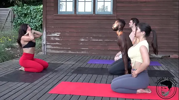 Veliki BBC Yoga Foursome Real Couple Swap najboljši posnetki