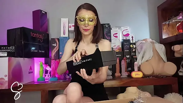 Big Sarah Sue Unboxing Mysterious Box of Sex Toys top Clips