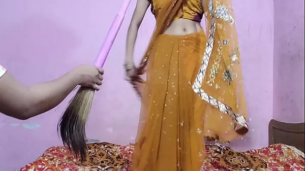 Μεγάλα wearing a yellow sari kissed her boss κορυφαία κλιπ
