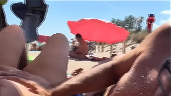คลิปยอดนิยม LLEEMEE (7) -Fun in the nudist beach in front of a man who din't notice at all คลิปยอดนิยม