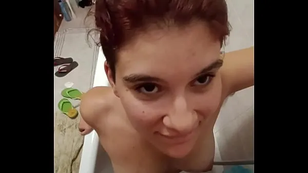 Chiara gets pissed on her boobs Klip teratas besar