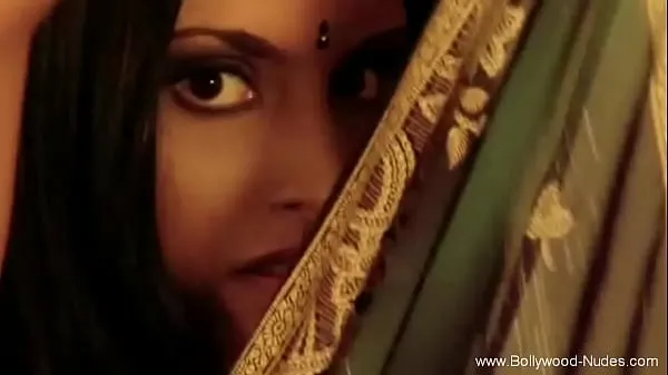 Store Indian Princess Exposes Her Body topklip