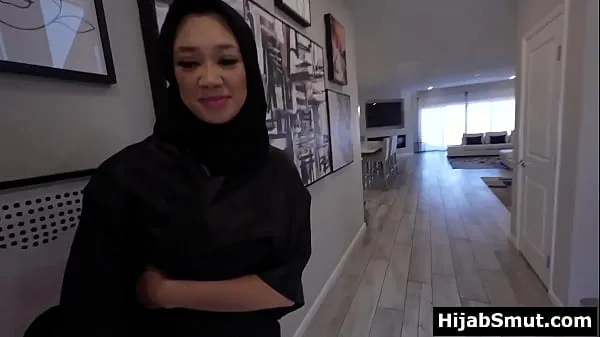 Muslim girl in hijab asks for a sex lesson Klip teratas Besar