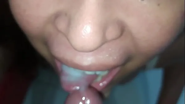 Grote I catch a girl masturbating with a dildo when I stay in an airbnb, she gives me a blowjob and I cum in her mouth, she swallows all my semen very slutty. The best experience topclips
