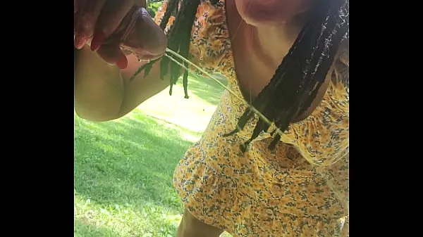 Outside hiding under porch peeing licking my fingers then sucking my masters cock Clip hàng đầu lớn
