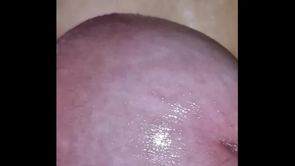 Stora close up jerking my cock in bathing tube while precum running over my glans and cumshot toppklipp
