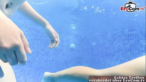 Suuret German 18yo teen amateur threesome mff underwater outdoor huippuleikkeet