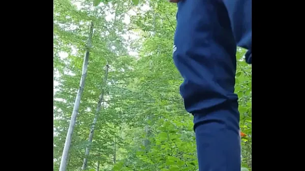 Grote Piss in the woods, piss in the woods public topclips