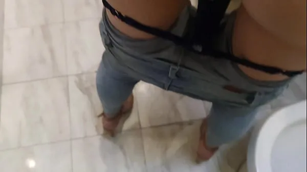 Big They almost caught us fucking in the bathroom of my best friend's house who was having her birthday but the desire to fuck was greater top Clips