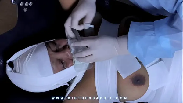 Veliki Dominatrix Mistress April - Surgical Pussy sewing part 1 najboljši posnetki