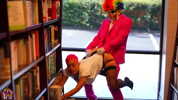 Jasamine Banks Gets Horny While Working At Barnes & Noble and Fucks Her Favorite Customer Klip teratas Besar