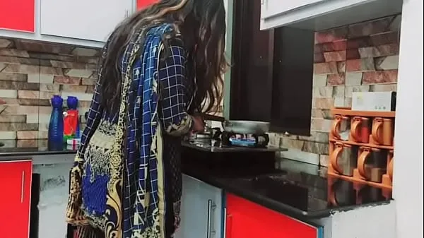 Veliki Indian Stepmom Fucked In Kitchen By Husband,s Friend najboljši posnetki