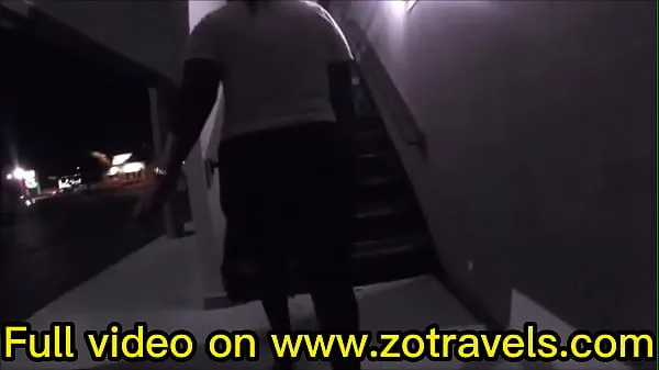 大きなPorn Vlogs Zo Travels Meets Up With A Married Woman at a Motel Behind Her Husband's Backトップクリップ