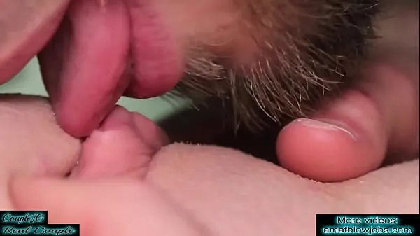 큰 PUSSY LICKING. Close up clit licking, pussy fingering and real female orgasm. Loud moaning orgasm 인기 클립