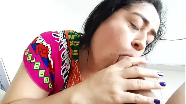 I catch my horny stepsister masturbating. Pt 3. She gives me a delicious blowjob Klip teratas Besar