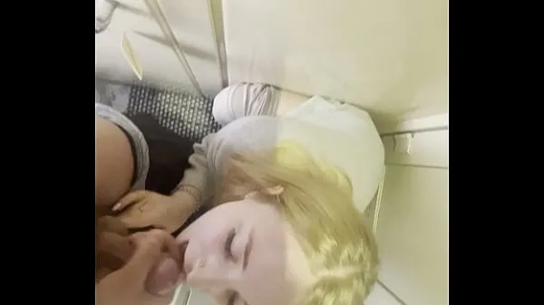 Blonde Student Fucked On Public Train - Risky Sex With Cum In Mouth Klip teratas Besar