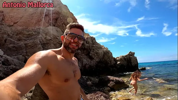Suuret Fucking A Teen Girl In A Public Nude Beach huippuleikkeet