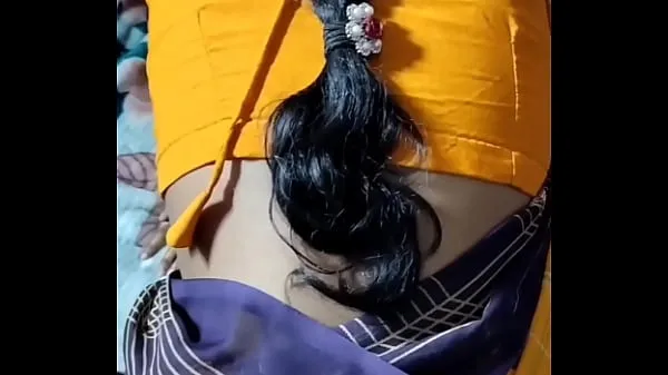 Große Indian Desi Village Bhabhi Outdoor-Pissen-PornoTop-Clips