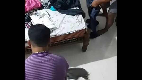 Suuret Indian boy stripping infront of maid huippuleikkeet