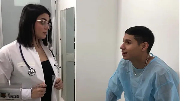 مقاطع The doctor sucks the patient's dick, She says that for my treatment I must fuck her pussy FULL STORY العلوية الكبيرة