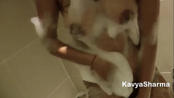 Store Indian Gujarati Babe Kavya In Bath Tub Fingering Her Tight Pussy In Dirty Hindi Audio beste klipp