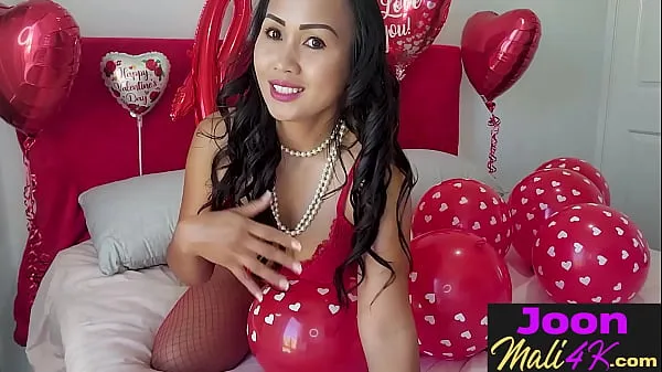 مقاطع Sexy big tits Asian teen cutie Joon Mali posed and fucked herself after hot posing العلوية الكبيرة