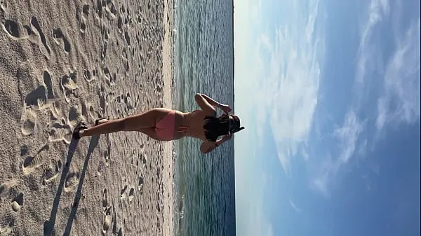 Big I Followed this Lady at the Beach and She Ended up Fucking me top Clips