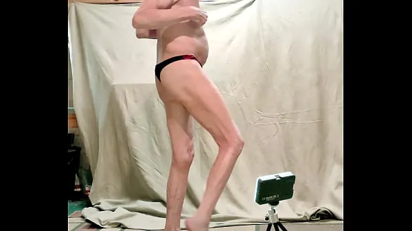 Μεγάλα Nude Dance to show off my Bare Bottom κορυφαία κλιπ