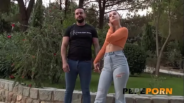 Veliki Young and beautiful couple tries their first porno: Meet amazing Candy Fly najboljši posnetki
