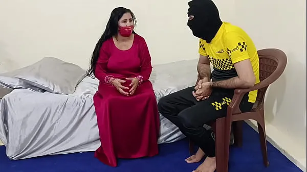 Veliki Sexy Pakistani Maid Blowjob Sucking Dick and Hard Fucking With Her House Owner najboljši posnetki