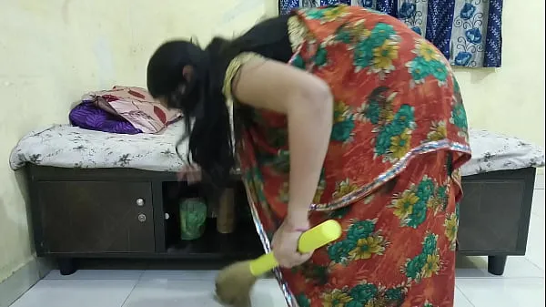 큰 Desi sister-in-law was cleaning her house and her brother fucked her 인기 클립
